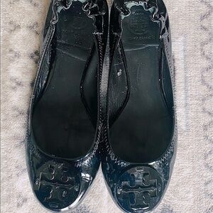 🖤 Tory Burch Shiny Miller Flats in Black